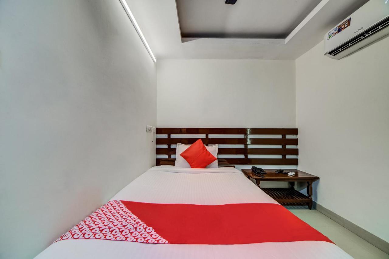 Oyo 33504 Hotel Ananda Inn Хидерабад Екстериор снимка
