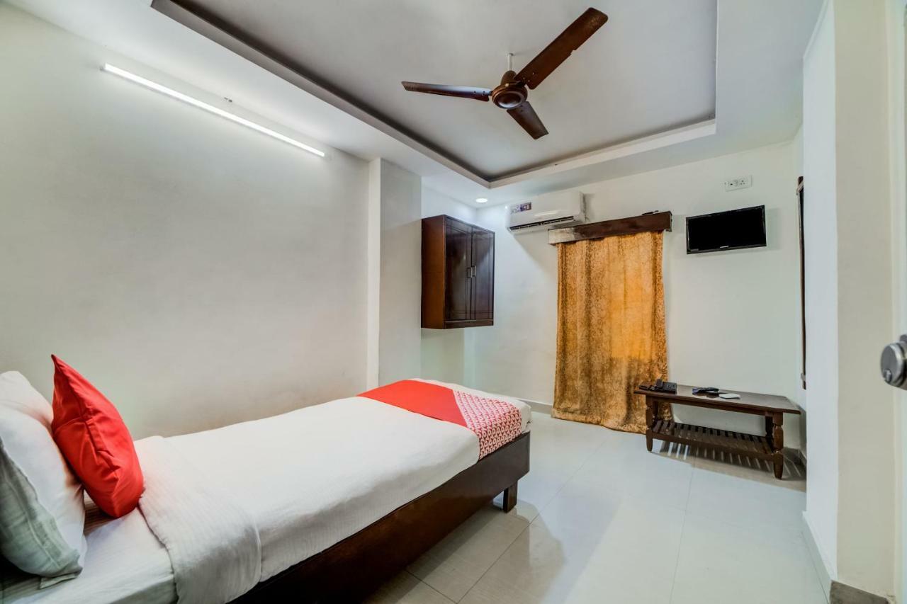 Oyo 33504 Hotel Ananda Inn Хидерабад Екстериор снимка